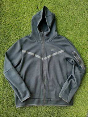 Nike Sportswear Tech Fleece Full-Zip Hoodie for Men Sz L CU4489-010